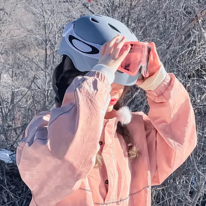 村里来了个直播女神